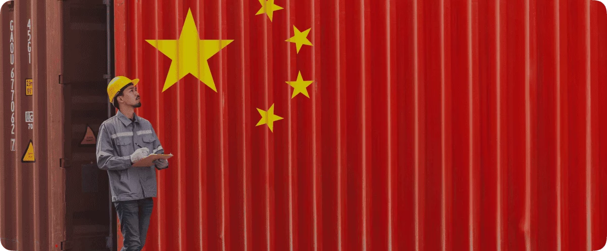 Employee with clipboard at China 3PL warehouse